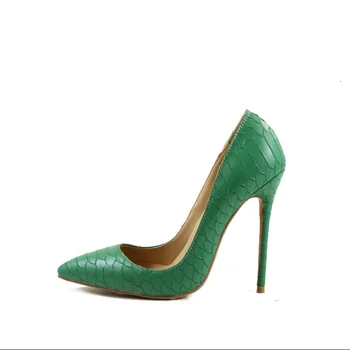 Nye 2019 mode sko kvinde spidse tå høje hæle pumper slangeskind mønster office lady party kjole sko grøn sort rød